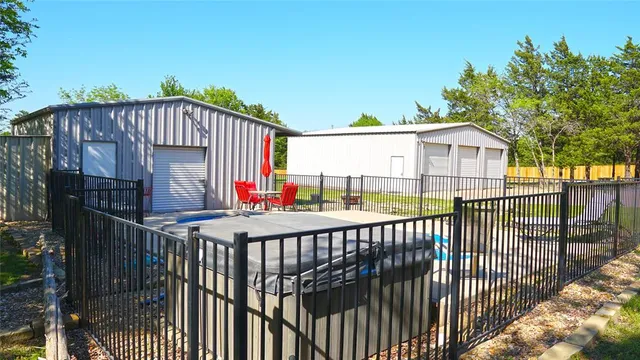 $1,290,000 | 111 Tyler Lane, Pottsboro, TX 75076