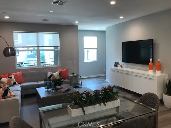 $4,200 | 2288 Synergy, Irvine, CA 92614