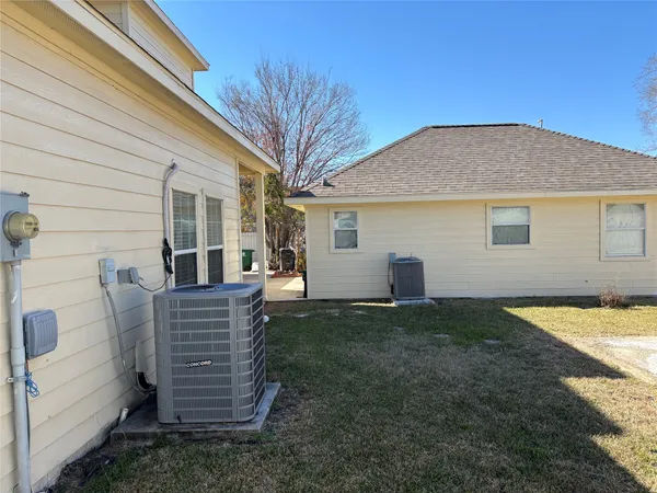 a view of backyard of house