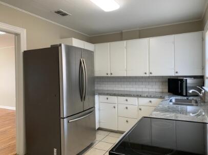 3304 31st Street Lubbock, TX 79410 - Photo 5 of 13 74c18aab-62a4-4f42-b7f0-49dfd27d9d2c