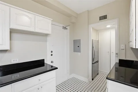 $380,000 | 2306 Park Pl Avenue, Unit 10B, Fort Worth, TX 76110
