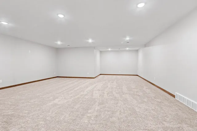 $694,900 | 1650 Sweetbriar Way Green, Green Bay, WI 54311