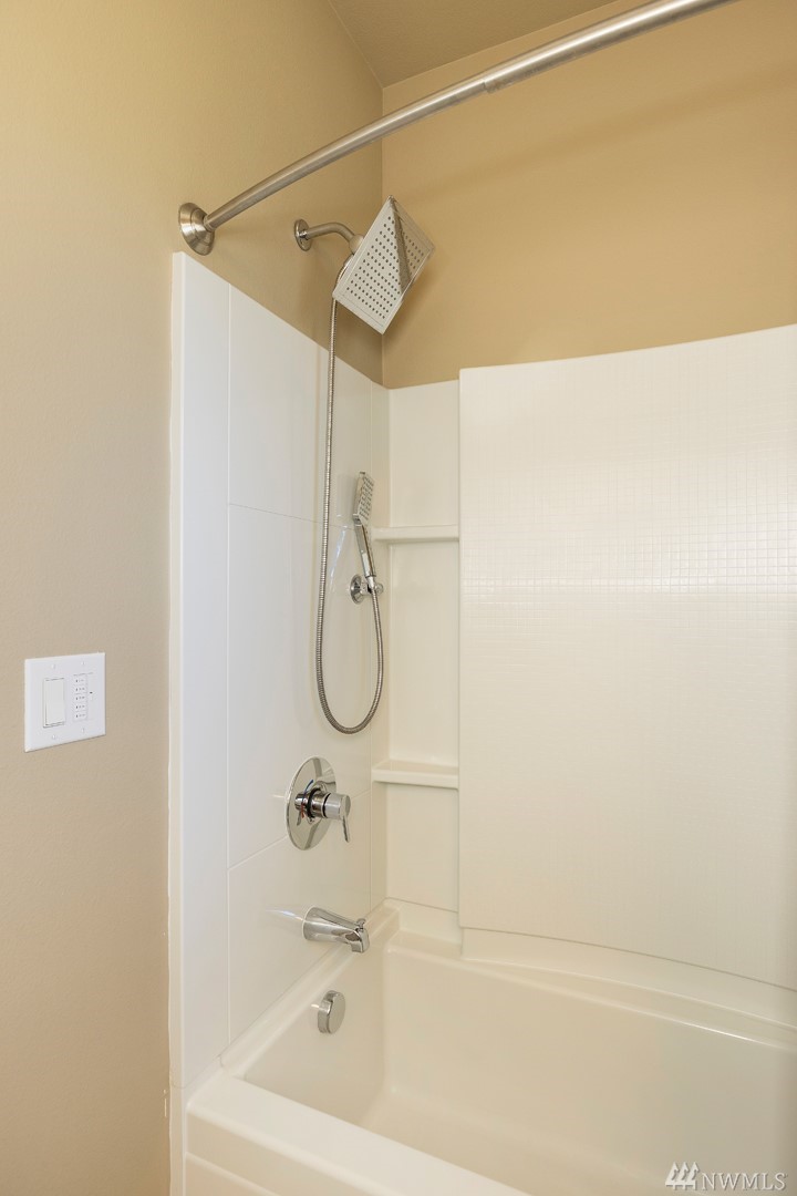 934 Southwest 96th Place Seattle, WA 98106 - Photo 22 of 23 Gallery Image 22