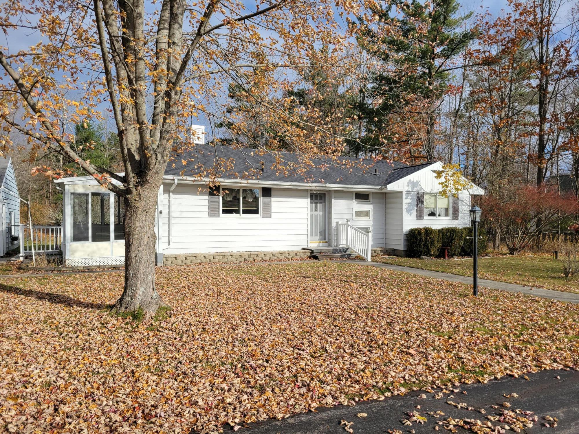 1093 Golf Course Road Alpena, MI 49707 - Photo 1 of 4 1093 Golf Course Rd