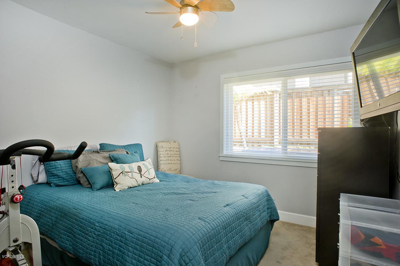 3560 Radcliffe Road Thousand Oaks, CA 91360 - Photo 19 of 26 a bedroom with a bed and a flat tv screen