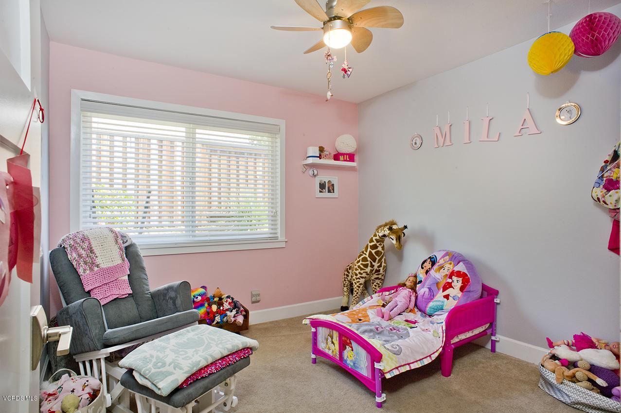 3560 Radcliffe Road Thousand Oaks, CA 91360 - Photo 20 of 26 a living room with furniture and a window