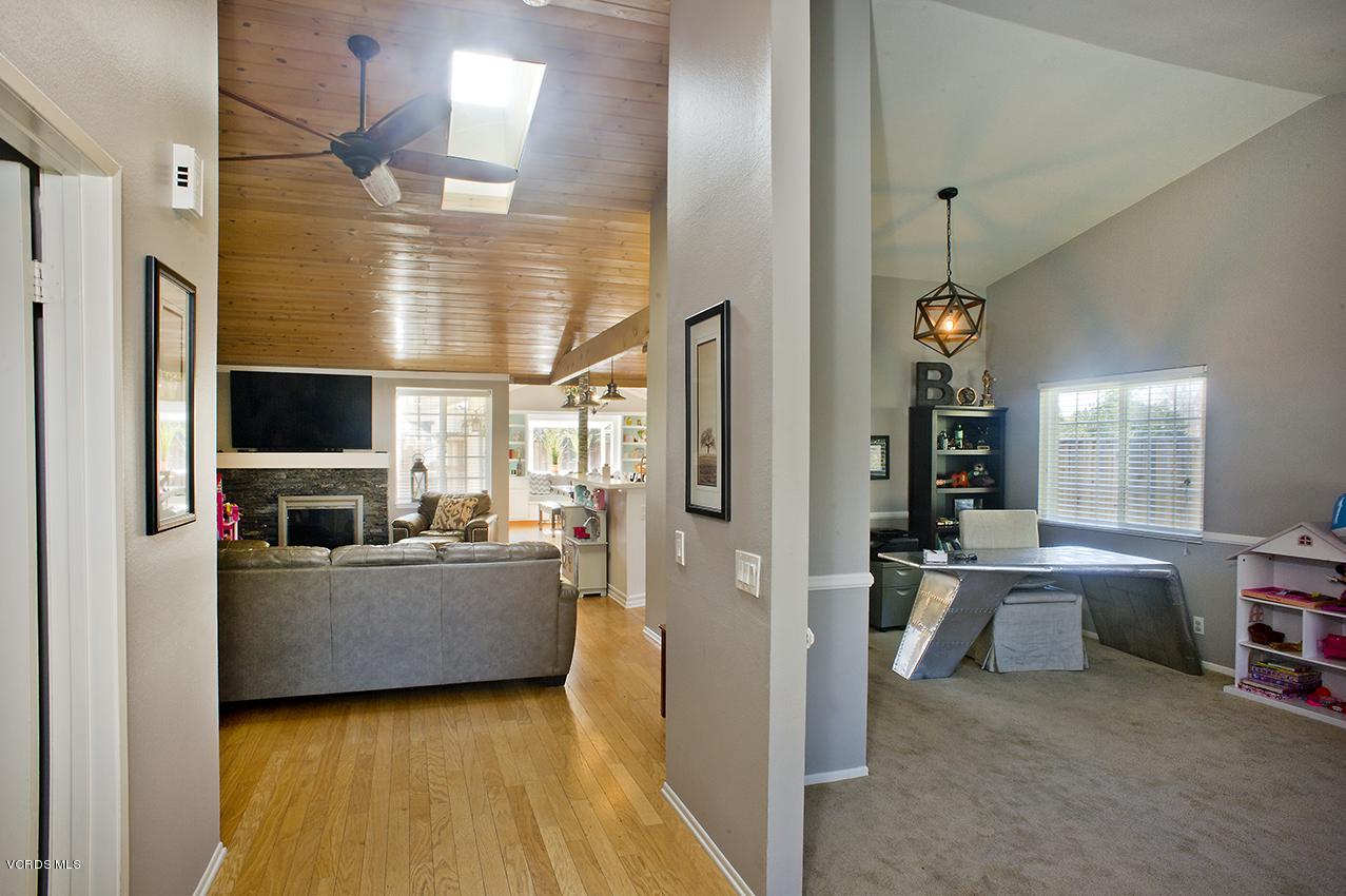 3560 Radcliffe Road Thousand Oaks, CA 91360 - Photo 4 of 26 a living room with furniture and a flat screen tv