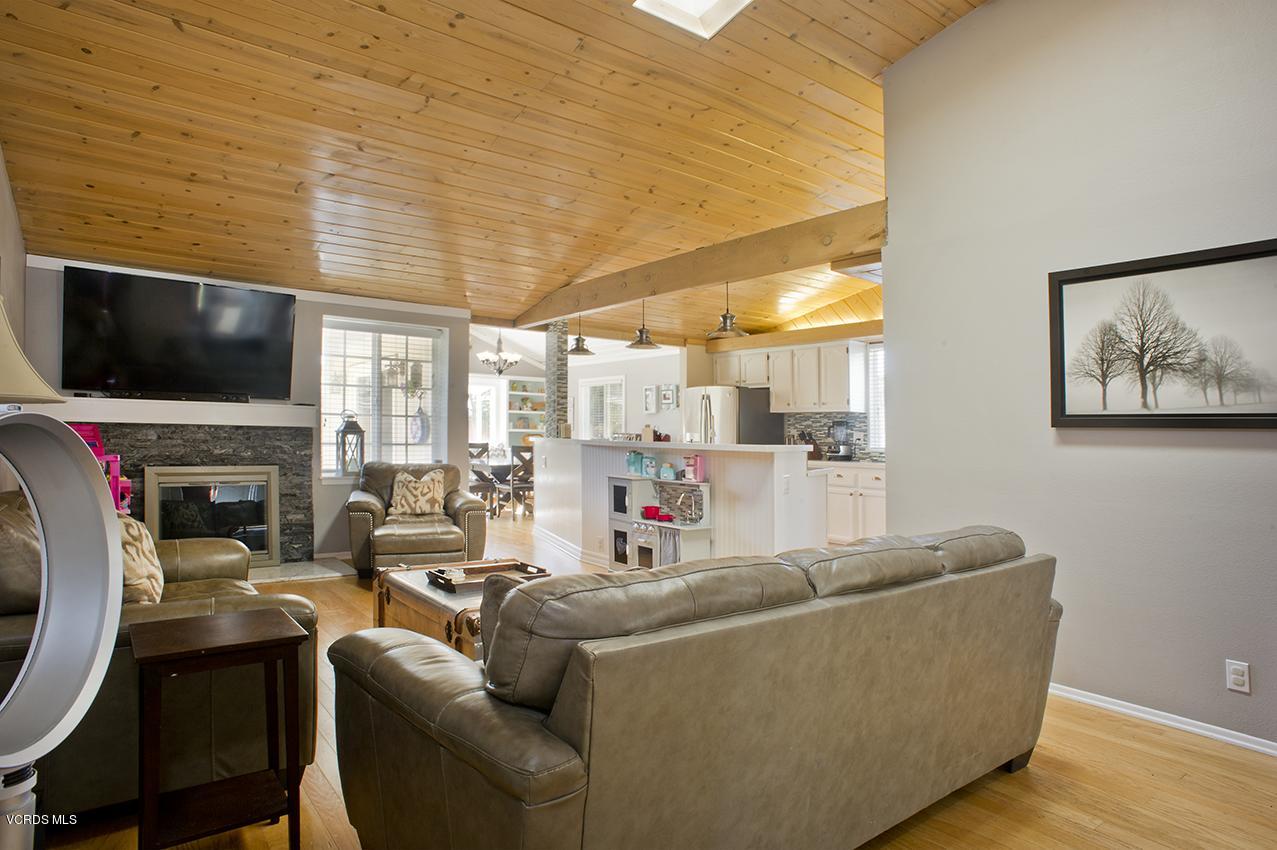 3560 Radcliffe Road Thousand Oaks, CA 91360 - Photo 10 of 26 a living room with furniture and a flat screen tv