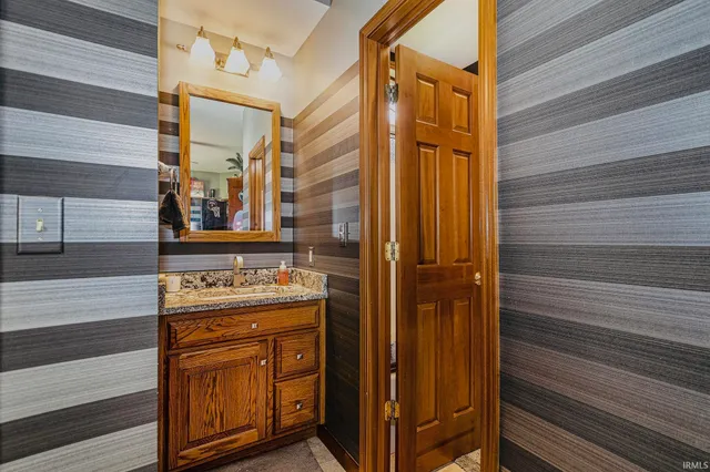 $1,295,000 | 136 Tulip Lane, Bremen, IN 46506