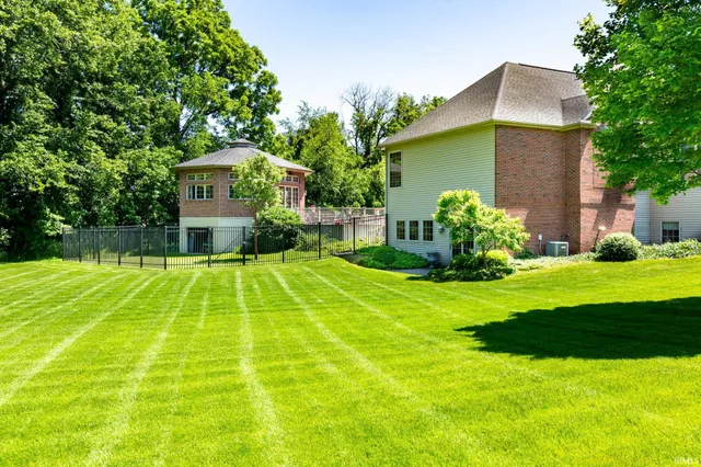 $1,295,000 | 136 Tulip Lane, Bremen, IN 46506