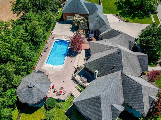 $1,295,000 | 136 Tulip Lane, Bremen, IN 46506