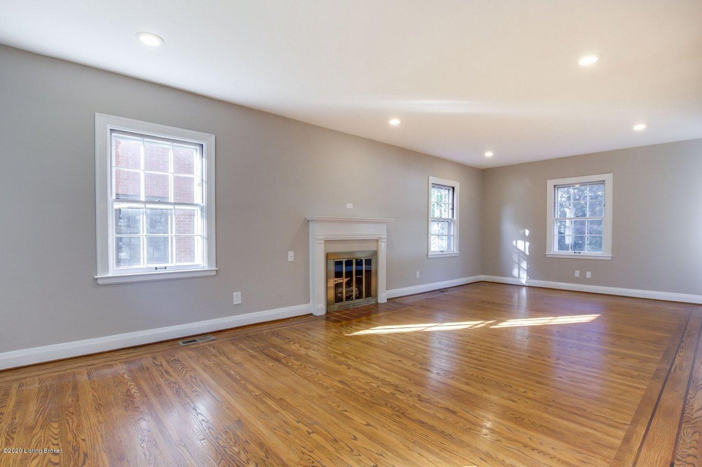 2421 Meadow Road Louisville, KY 40205 - Photo 4 of 25 Living Room