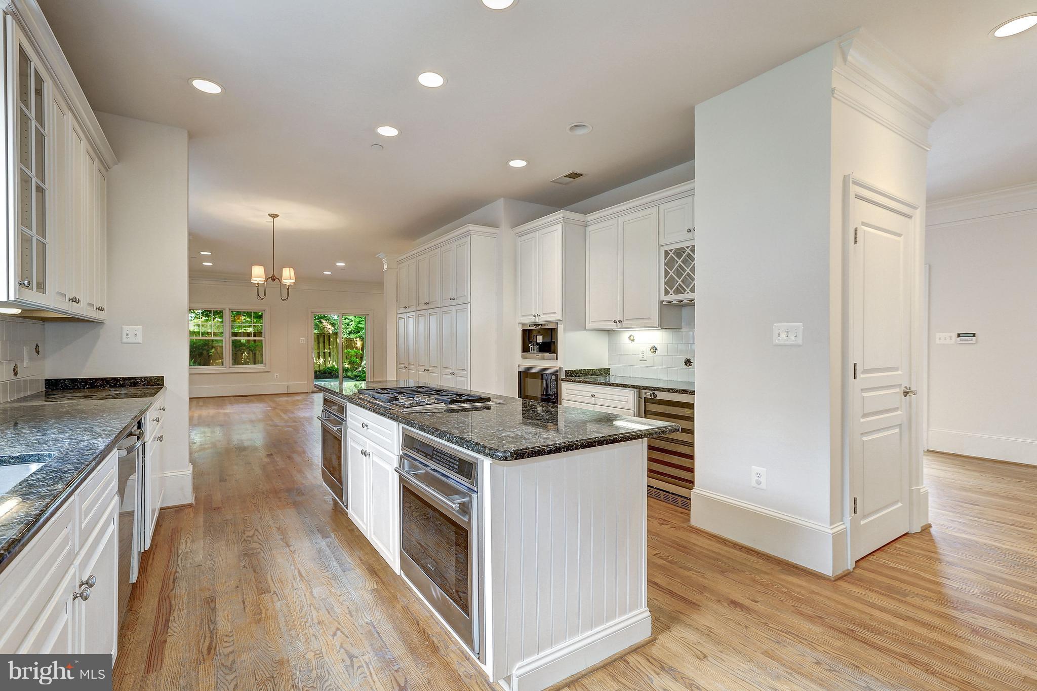 5922 Walhonding Road Bethesda, MD 20816 - Photo 9 of 28 Kitchen