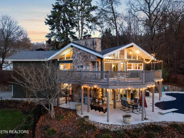 $929,000 | 6809 Beaver Brook Drive, Knoxville, TN 37918