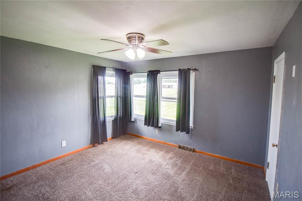 440 West State Street Waverly, IL 62692 - Photo 18 of 39