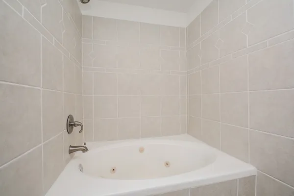 $175,000 | 9850 Pagewood Lane, Unit 1806, Houston, TX 77063