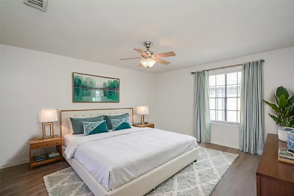 $175,000 | 9850 Pagewood Lane, Unit 1806, Houston, TX 77063