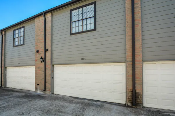 $175,000 | 9850 Pagewood Lane, Unit 1806, Houston, TX 77063