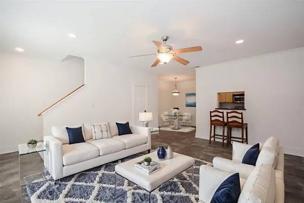 $175,000 | 9850 Pagewood Lane, Unit 1806, Houston, TX 77063