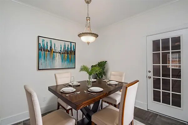 $175,000 | 9850 Pagewood Lane, Unit 1806, Houston, TX 77063