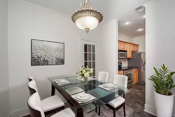 $175,000 | 9850 Pagewood Lane, Unit 1806, Houston, TX 77063