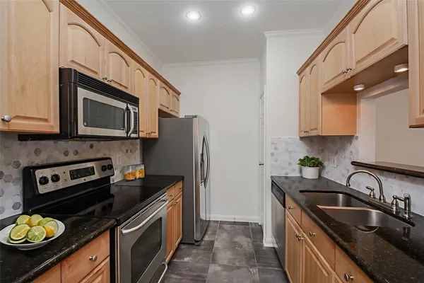 $175,000 | 9850 Pagewood Lane, Unit 1806, Houston, TX 77063