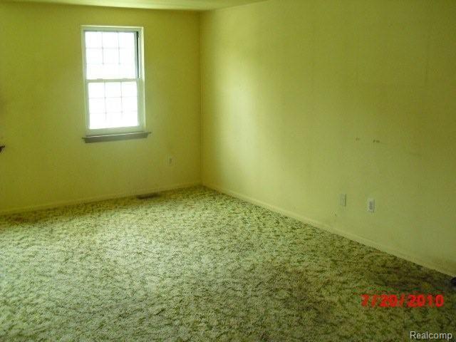 1376 Deerhurst Lane Rochester, MI 48307 - Photo 4 of 19 1376 deerhurst (4)