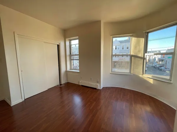 $1,450 | 518-524 John F. Kennedy Boulevard, Unit 2E, Bayonne, NJ 07002