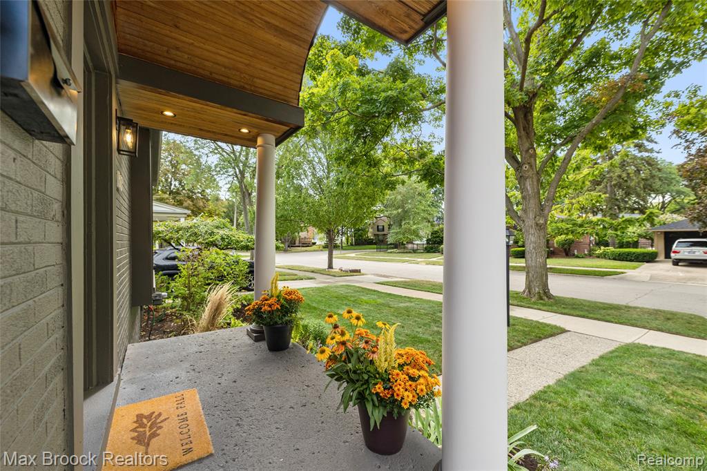 1563 Cheltenham Road Birmingham, MI 48009 - Photo 2 of 23 Gallery Image 2