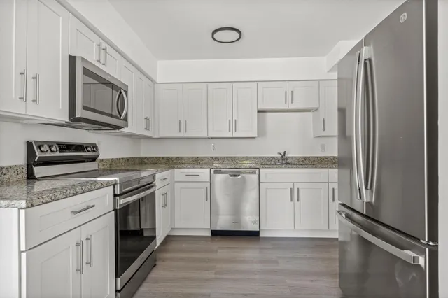 $3,200 | 230 Southwest 13th Avenue, Delray Beach, FL 33444