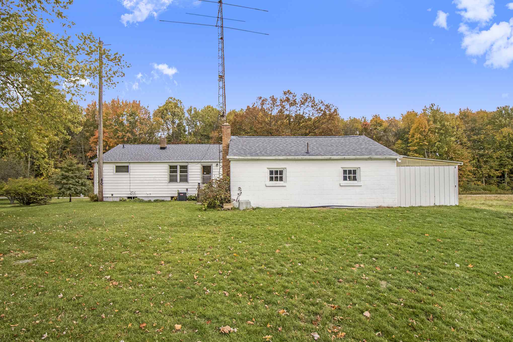 21400 Roosevelt Road South Bend, IN 46614 - Photo 5 of 19