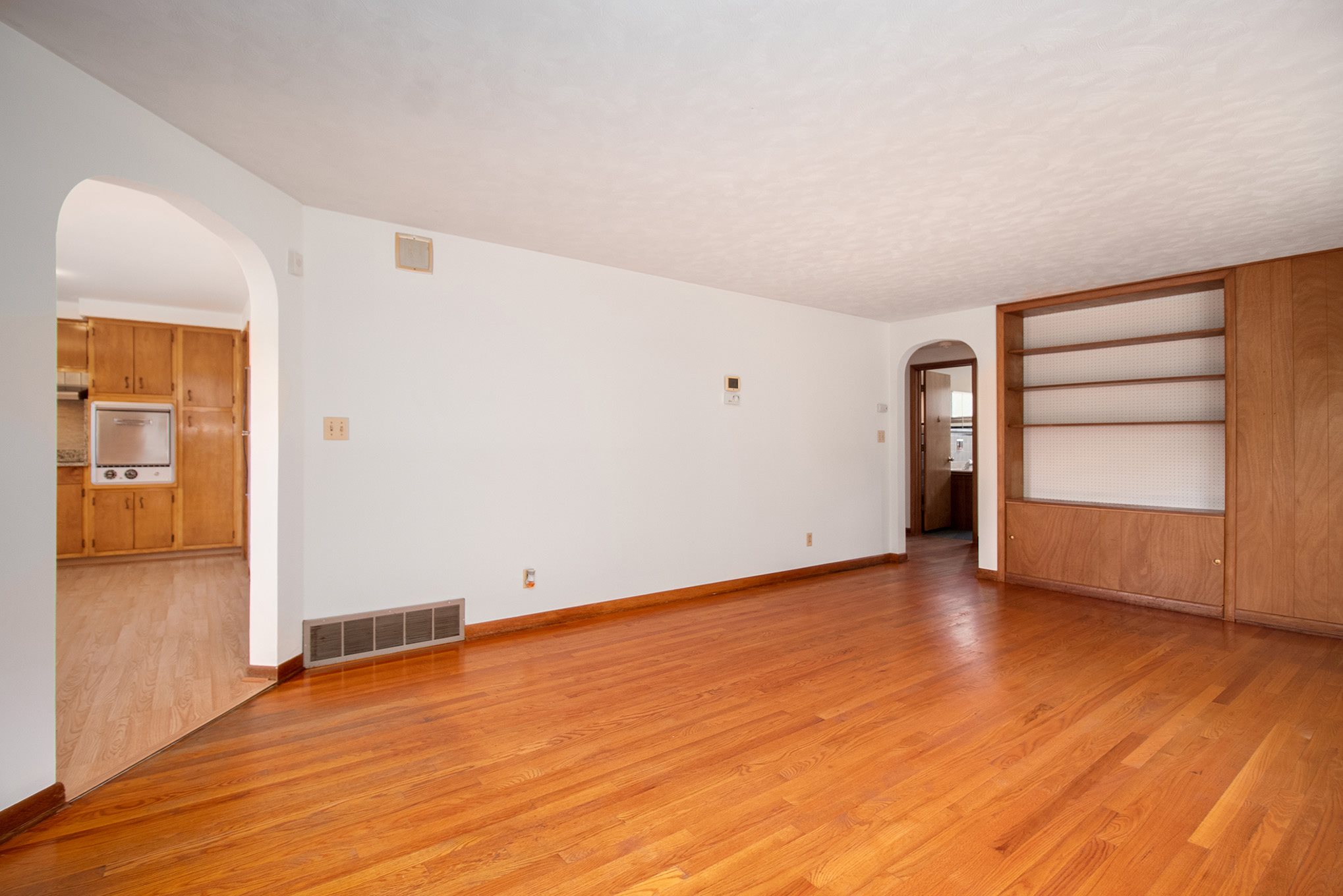 21400 Roosevelt Road South Bend, IN 46614 - Photo 7 of 19