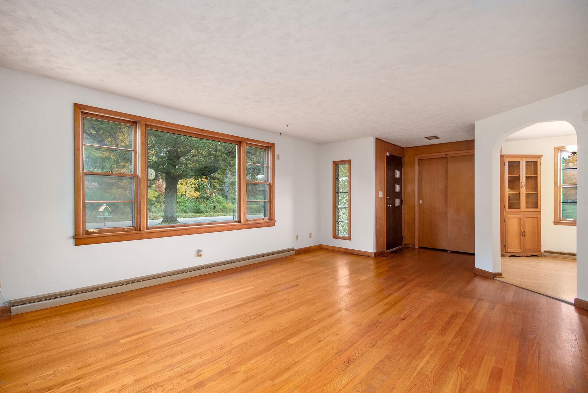 21400 Roosevelt Road South Bend, IN 46614 - Photo 8 of 19