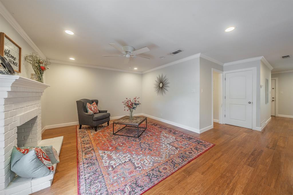 913 Roaring Springs Road Fort Worth, TX 76114 - Photo 6 of 31