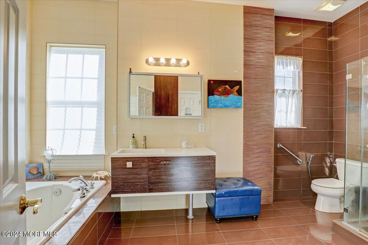 5 Exeter Drive Freehold, NJ 07728 - Photo 24 of 59 24-Primary Bathroom