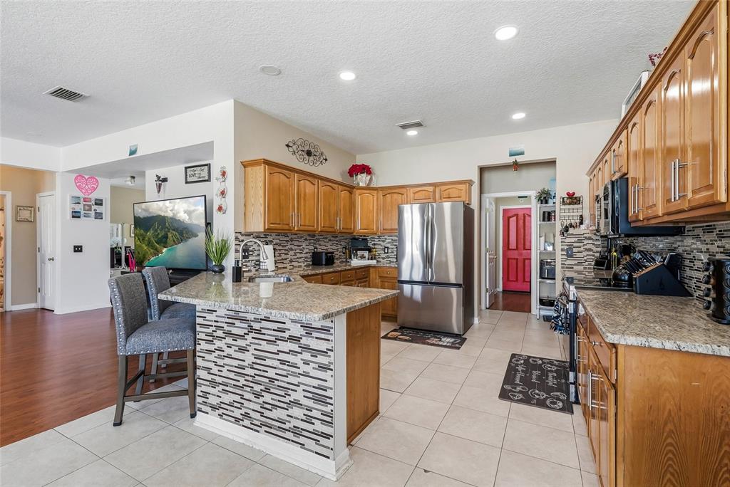 5213 Prairie View Way Wesley Chapel, FL 33545 - Photo 3 of 40