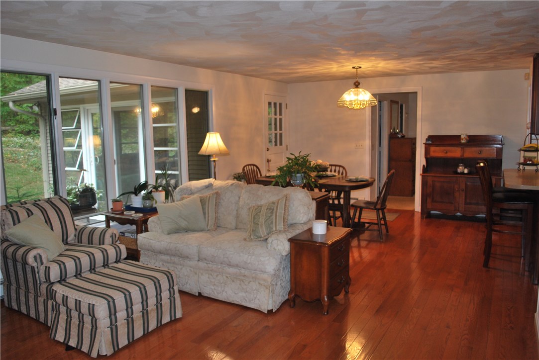 220 Scott Road Cumberland, RI 02864 - Photo 10 of 27