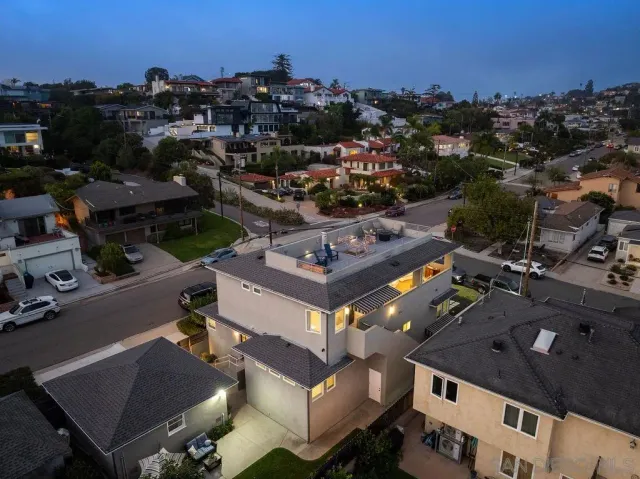 $2,595,000 | 1525 Willow Street, San Diego, CA 92106