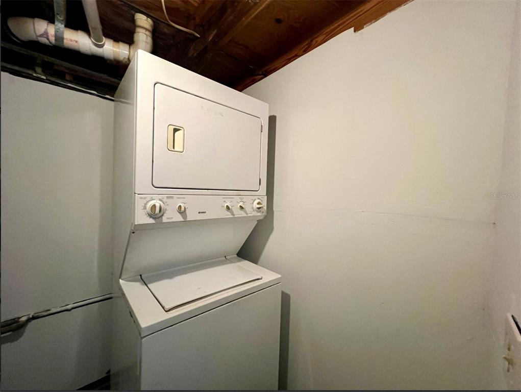 2003 10th Street South St. Petersburg, FL 33705 - Photo 16 of 16 a close up view of washer and dryer