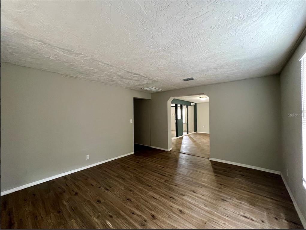 2003 10th Street South St. Petersburg, FL 33705 - Photo 10 of 16 a view of an empty room and window