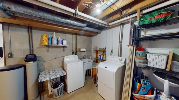 $189,000 | 1606 Frank Hall Drive, Albert Lea, MN 56007