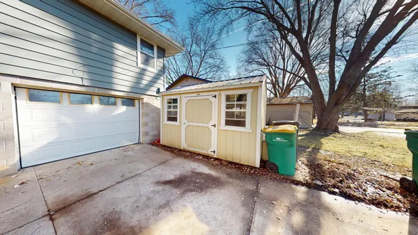 $189,000 | 1606 Frank Hall Drive, Albert Lea, MN 56007