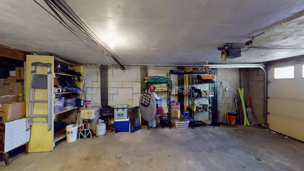 $189,000 | 1606 Frank Hall Drive, Albert Lea, MN 56007