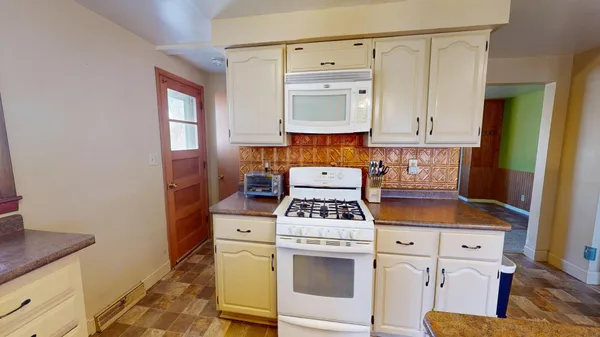 $189,000 | 1606 Frank Hall Drive, Albert Lea, MN 56007