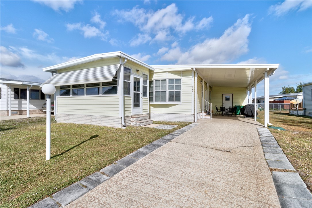 942 Wren Circle Sebastian, FL 32976 - Photo 1 of 32