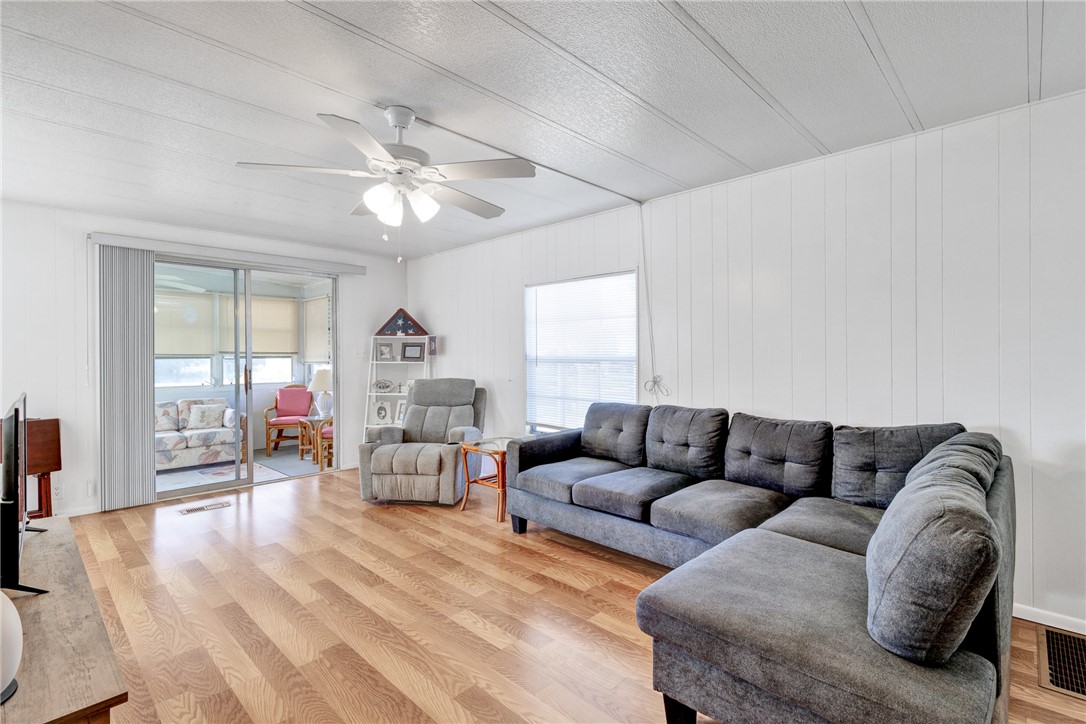 942 Wren Circle Sebastian, FL 32976 - Photo 11 of 32