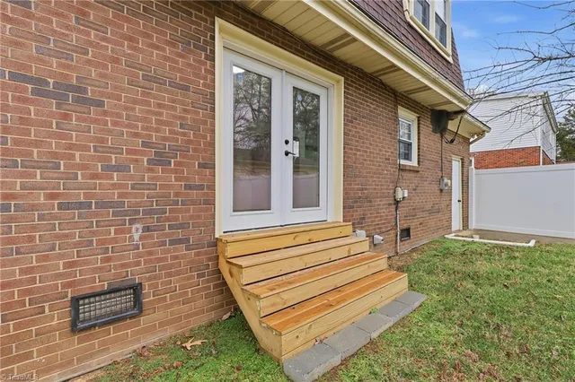 $369,900 | 4809 Tara Drive, Greensboro, NC 27410