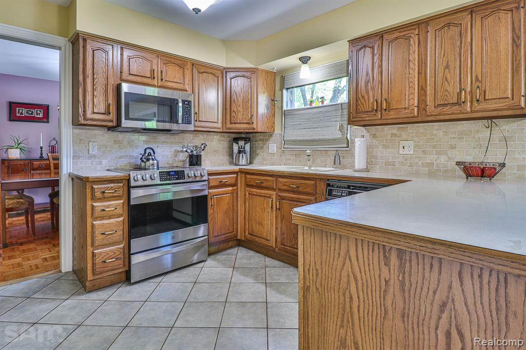 1243 Shenandoah Drive Rochester Hills, MI 48306 - Photo 16 of 40