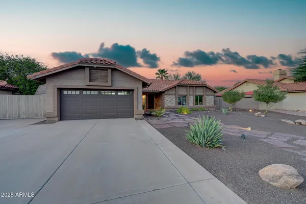 $735,000 | 938 East Knight Lane, Tempe, AZ 85284