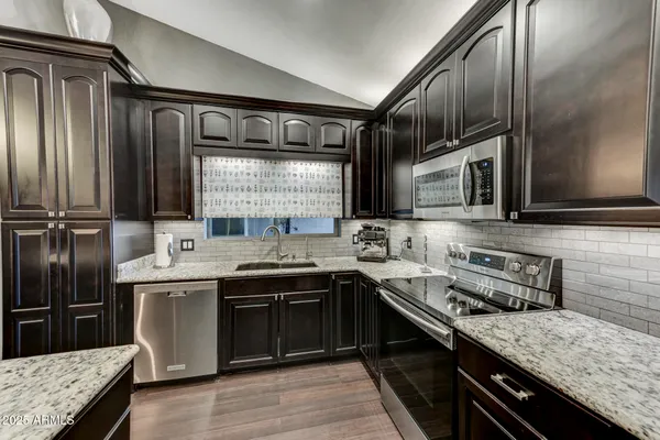 $735,000 | 938 East Knight Lane, Tempe, AZ 85284